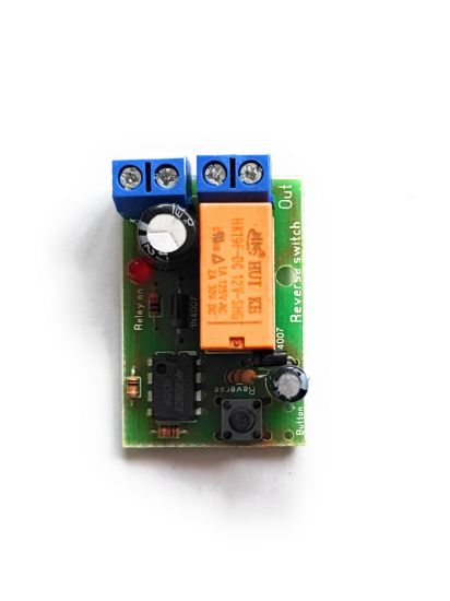 Picture of Push-Button DC Motor Reverse Polarity Switch – DPDT Relay, 2A, 12V